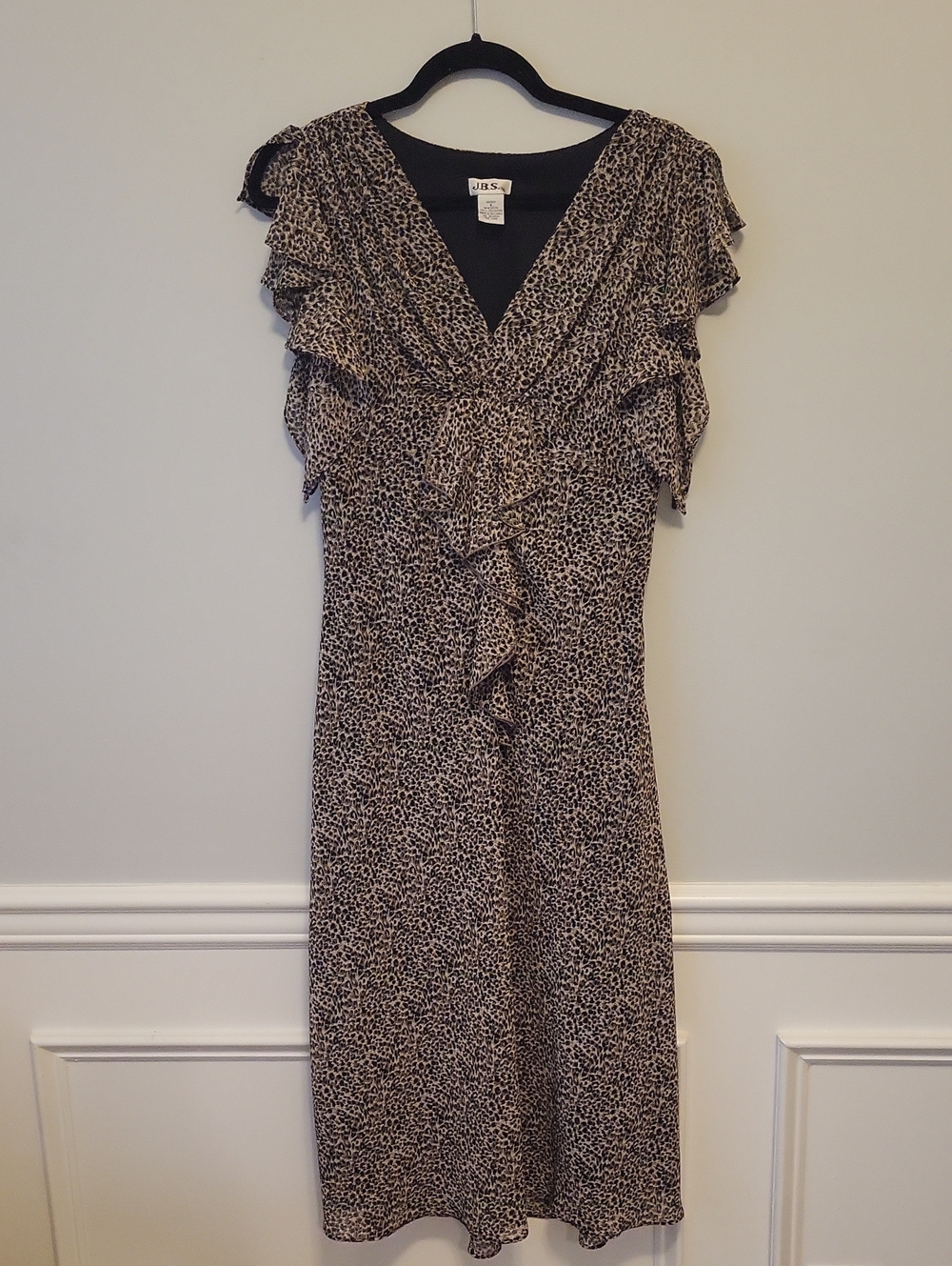 Leopard Print Ruffle Flutter Sleeve Dress in Beige/Black